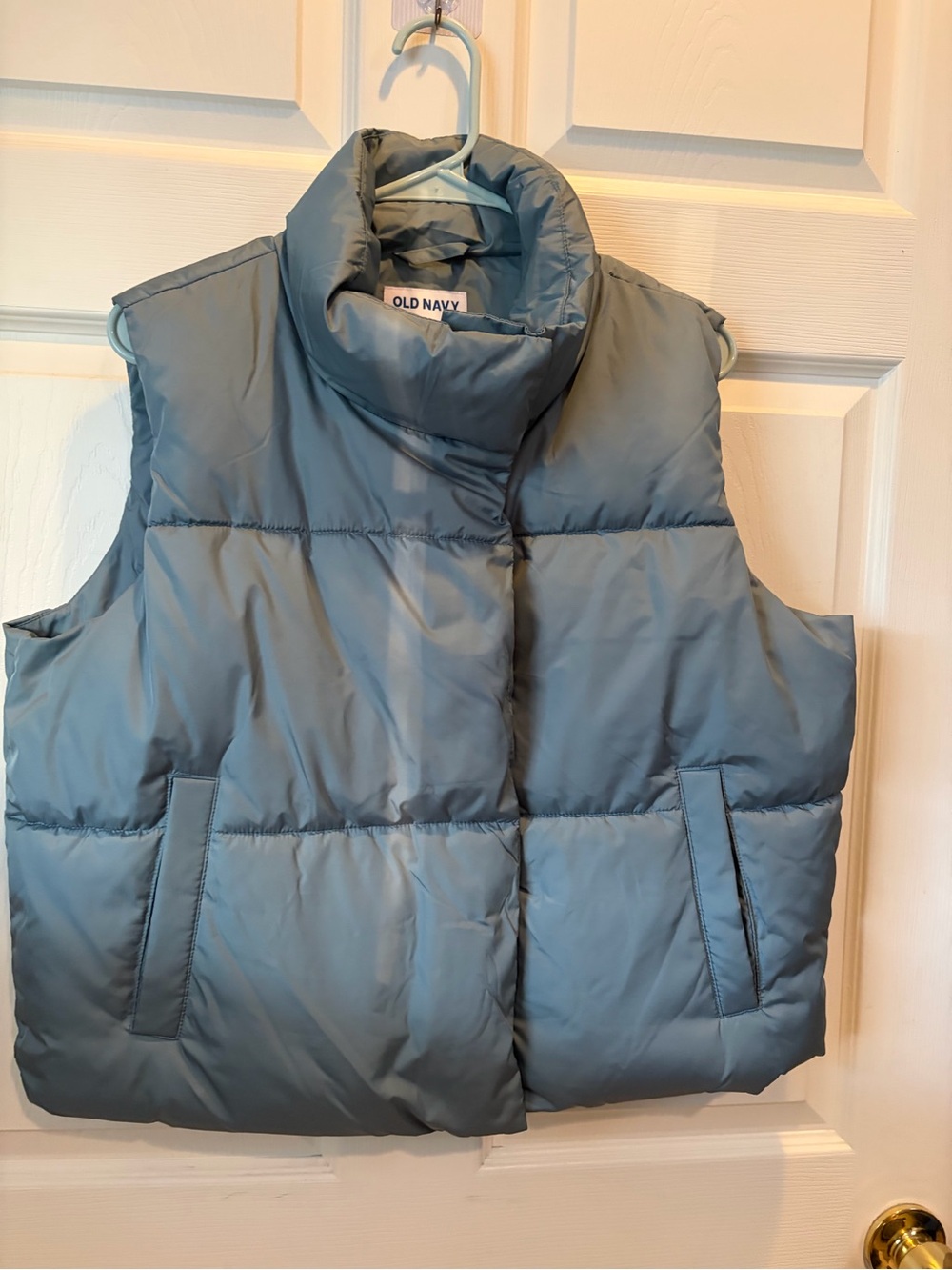 Old Navy cropped Blue Puffer Vest